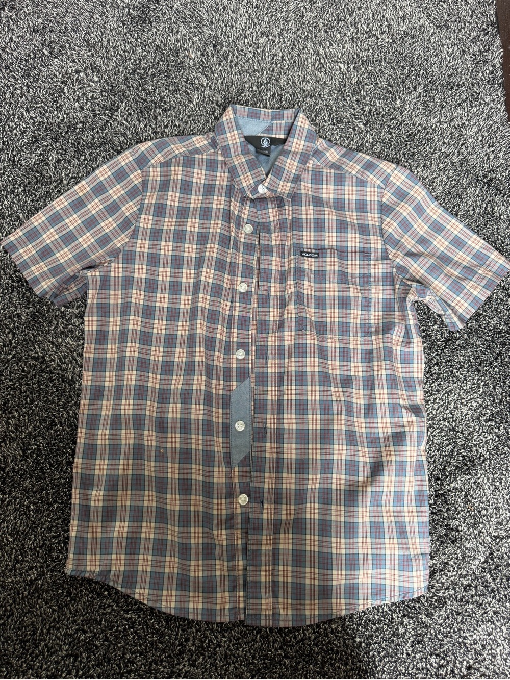 Volcom Men’s Short-Sleeve Plaid Button-Down Shirt in Blue and Tan